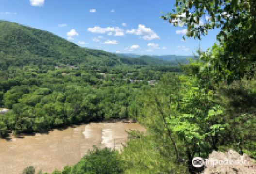 Lovers Leap Loop Trail景点图片