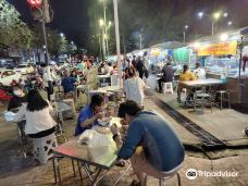 Rachabut Night Market-乌汶