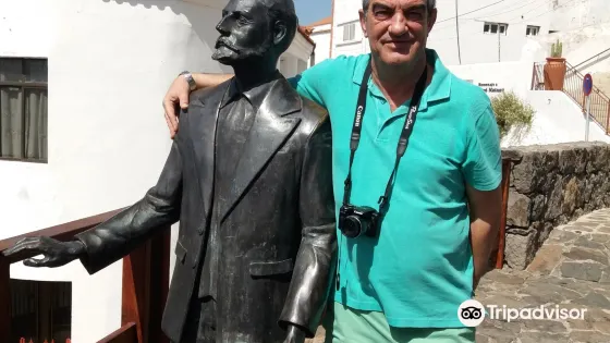 Escultura de Unamuno