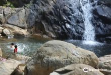 Malaguicay Falls景点图片