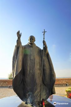 Statue of John Paul II-尼特拉