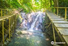 33 Waterfalls景点图片