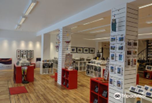 The Gallery 'West Of The Moon'景点图片