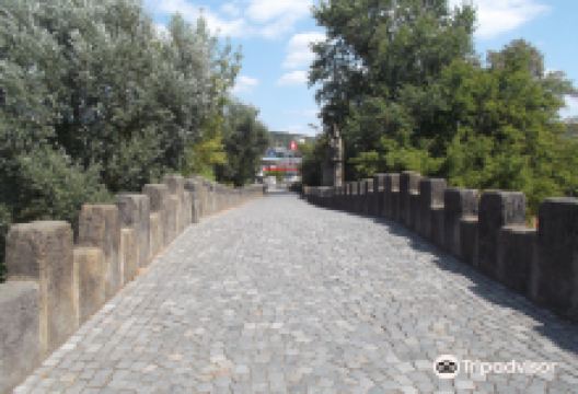 Old Town Bridge (Staromestsky Most)景点图片