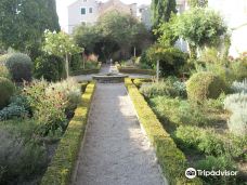 Medieval Mediteranean Garden-希贝尼克