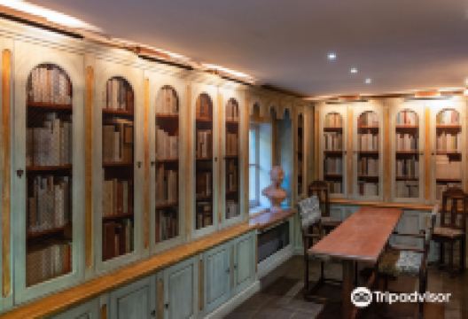 Museum-Bibliotheque Petrarque景点图片