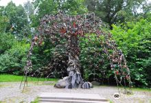 Sculpture Happiness Tree景点图片