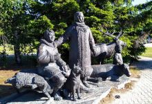 Monument Familly of Khant Having Rest景点图片