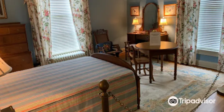 The Old Governor's Mansion