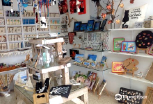 Barefoot Designs Art Gallery景点图片