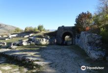 Anfiteatro di Alba Fucens景点图片