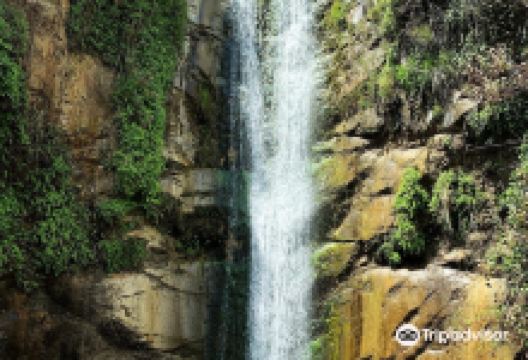 Trail Canyon Falls Trail景点图片