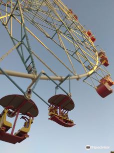 Ferris Wheel-拉扎列夫斯科耶