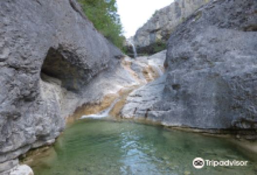 Cascades d'Aiguebelle景点图片