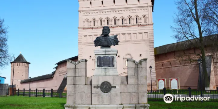 波紮爾斯基紀念碑