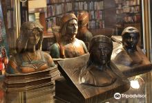 White Square - Fine Books & Art景点图片