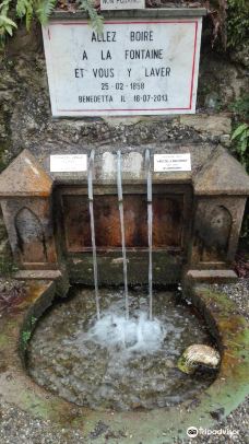 Grotta della Madonnina di Bobbiate-瓦雷泽