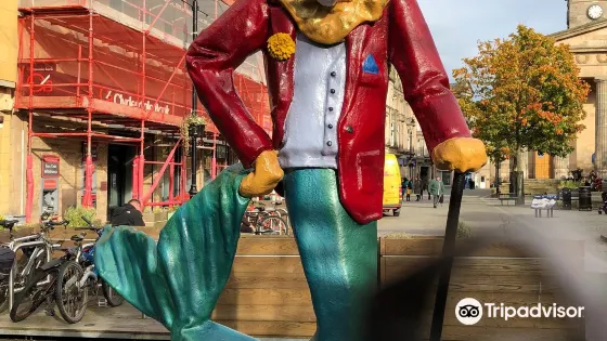 Dandy Lion Statue