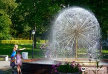 Dandelion Fountain景点图片