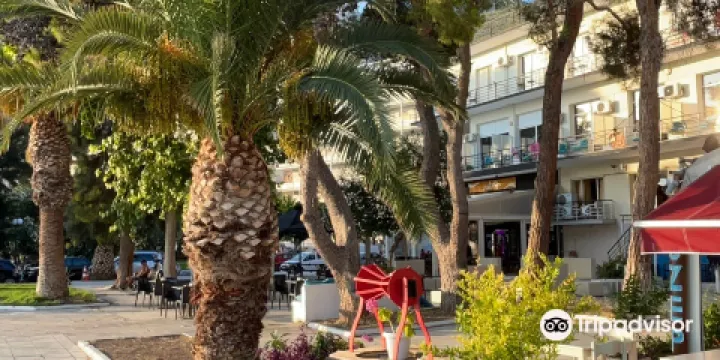 Paraliako Parko Loutrakiou