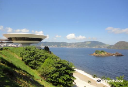 Praia das Flechas景点图片