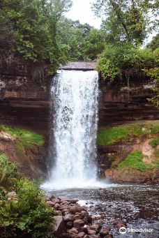 Minnehaha Falls-卡通巴