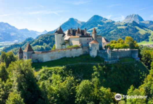 格吕耶尔城堡景点图片