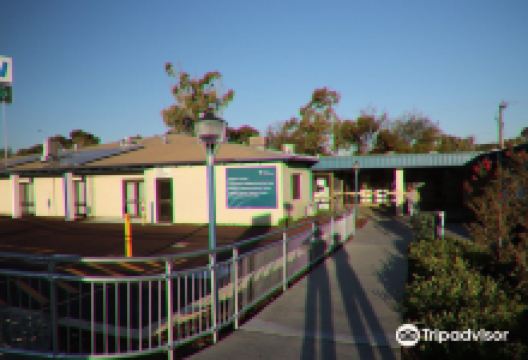 Whitfords Library景点图片