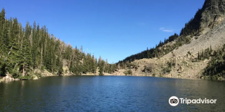 Emerald Lake Trail Rocky Mountains National park
