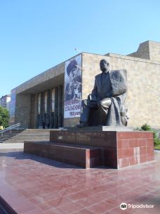 Monument to Rasul Gamzatov-马哈奇卡拉