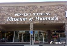 Donald E. Stephens Museum of Hummels景点图片