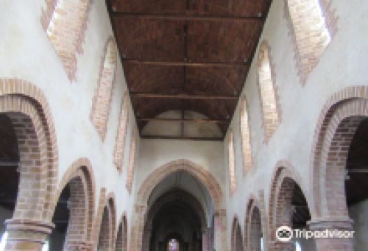 Abbatiale De Saint-Gildas-Des-Bois景点图片