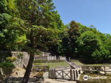 The Mausoleum of Emperor Shomu the Mausoleum of Empress Komei-奈良