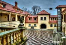 Castle Complex Tarnowice Stare景点图片