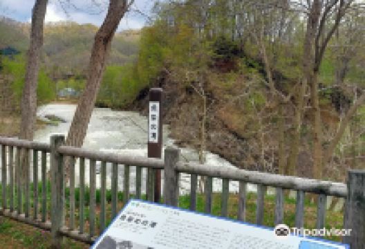 Uozome Falls景点图片