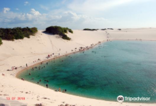 Bonita and Azul lakes景点图片