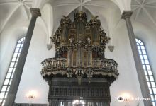 Church of Holy Trinity景点图片