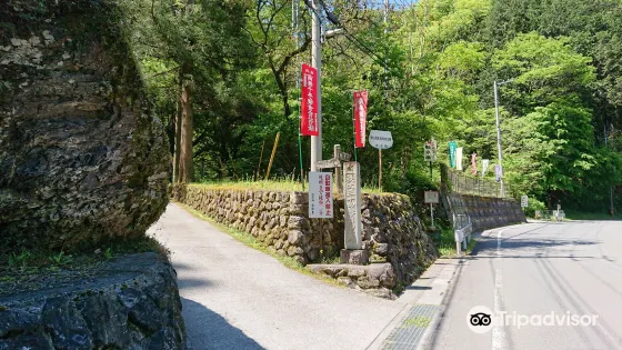 水潛寺