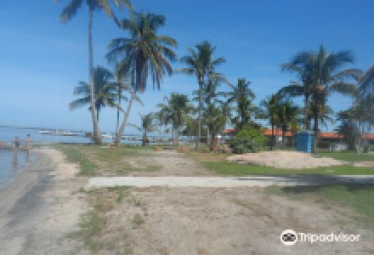 Praia dos Amores景点图片