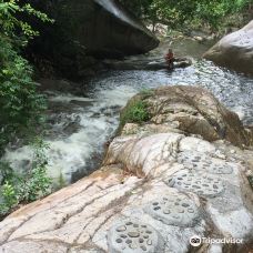 Huai Yang Waterfall National Park-班怀扬