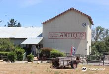 The Depot Antique Mall and Wine Pub购物图片