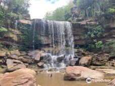 Popokvil Waterfall-Kaoh Touch