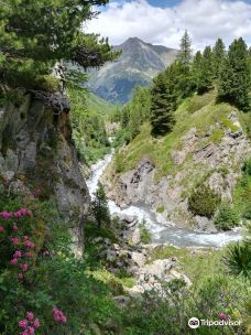 Cascata della Val Nera-利维尼奥