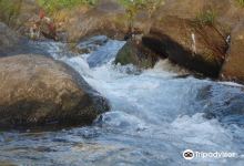 Zin Kyaik Waterfall景点图片
