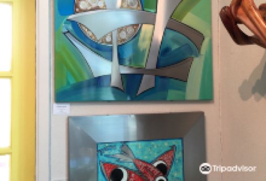 Fiona Bleu Gallery景点图片