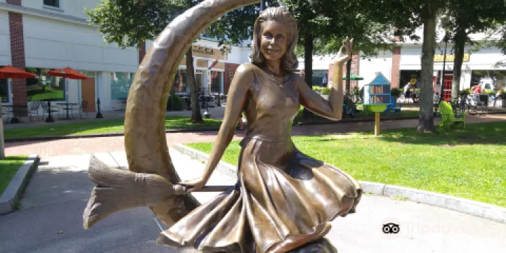 Bewitched Statue of Elizabeth Montgomery