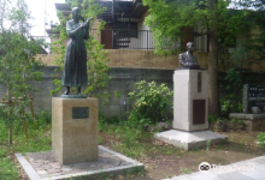 Aozorae Jiyu, Ai, Heiwa Statue景点图片