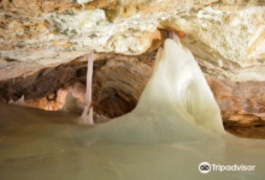 多布希纳冰洞景点图片