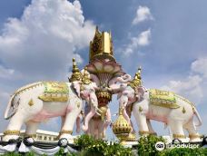Three-Headed Elephant Statue-谬杭