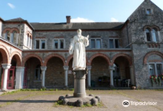 Collegiale Saint-Hadelin de Celles景点图片